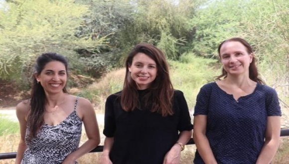 מימין לשמאל: ד"ר מיכל גרונטמן, פרופ' אינס צוקר ונוי קמינר ביטון ( צילום: אוניברסיטת תל אביב)